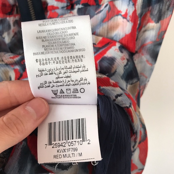 BCBGeneration Floral Flowy Blouse M - Picture 9 of 10